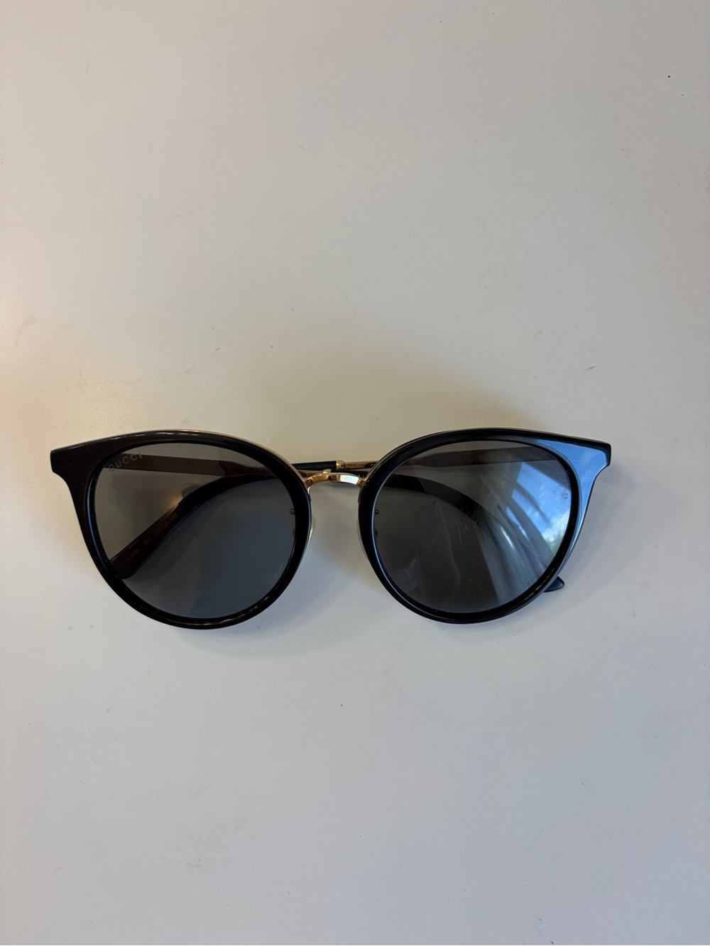 Gucci Eyewear Round Frame Sunglasses
- GG0204SK-001